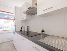 Direct aan zee in Fréjus: Appartement voor 4 personen op 40 meter van het strand - thumbnail 4