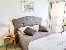 Appartement Le Méditerranée: direct aan het strand van Fréjus - thumbnail 5