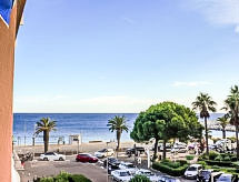 Appartement Le Méditerranée: direct aan het strand van Fréjus - thumbnail 1