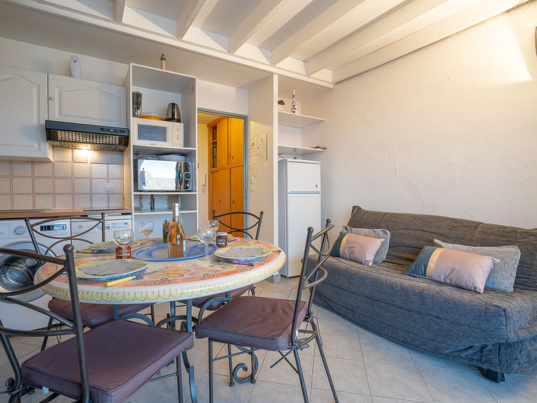 Search and Stay destination Fréjus, Provence-Alpes-Côte d'Azur - France from AU$ 169. Le Capitole