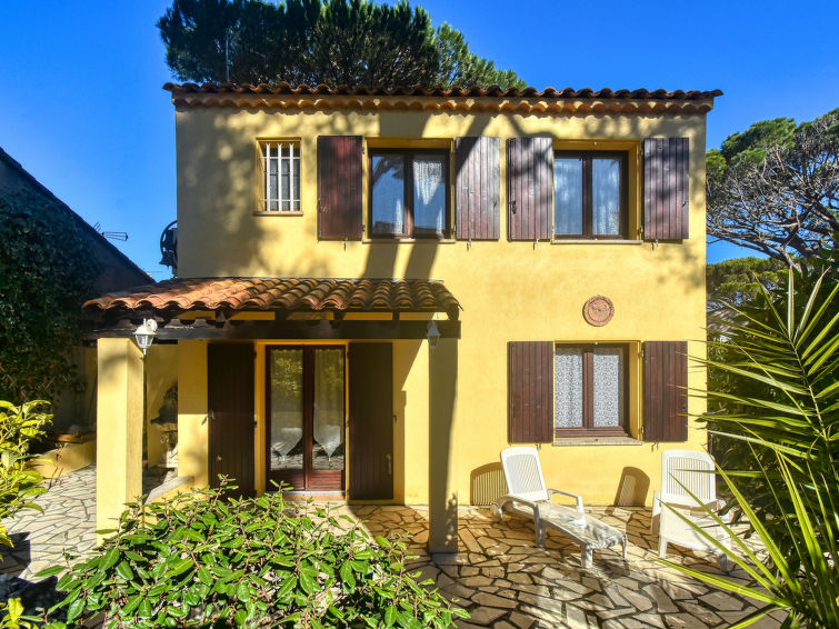 Search and Stay destination Fréjus, Provence-Alpes-Côte d'Azur - France from AU$ 200. Le Counillier