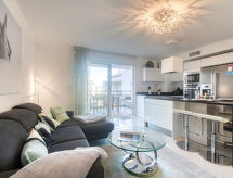 Modern appartement aan de Côte d'Azur, vlakbij strand en jachthaven - thumbnail 2