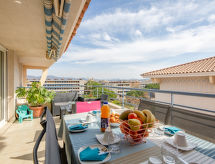 Luxe appartement op 150m van strand en jachthaven in Port Fréjus - thumbnail 2