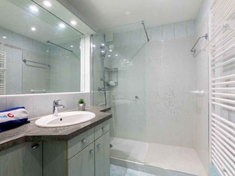 Search and Stay, undefined in undefined. Gallery position 4