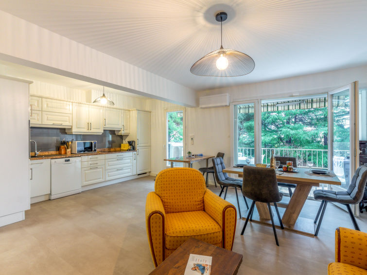 Search and Stay, undefined in undefined. Gallery position 0