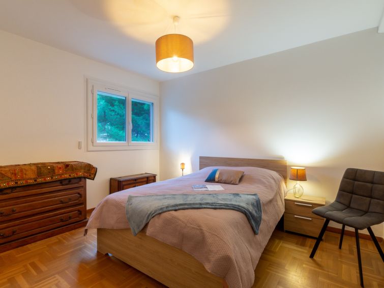 Search and Stay, undefined in undefined. Gallery position 3