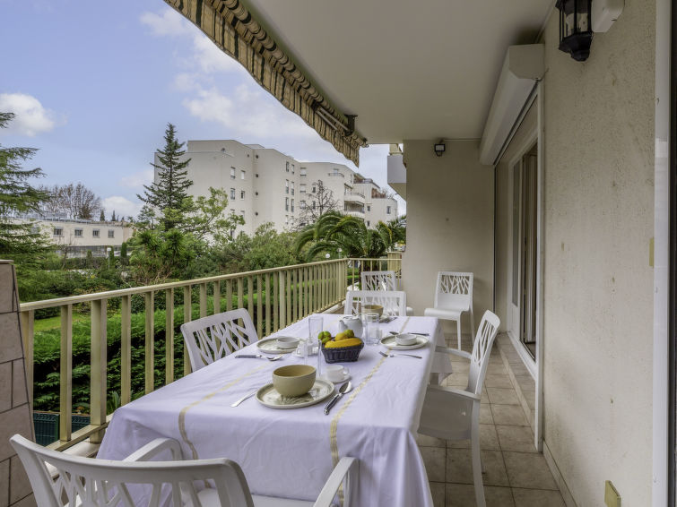 Search and Stay, undefined in undefined. Gallery position 1