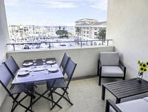Studio Le Nadir aan de haven van Port Fréjus, strand op 300 meter - thumbnail 1