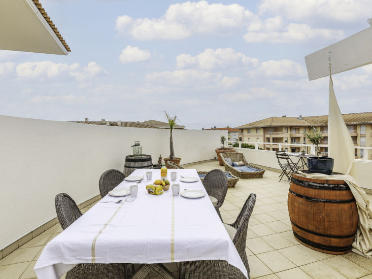 Search and Stay destination Fréjus, Provence-Alpes-Côte d'Azur - France from AU$ 250. Le Nadir
