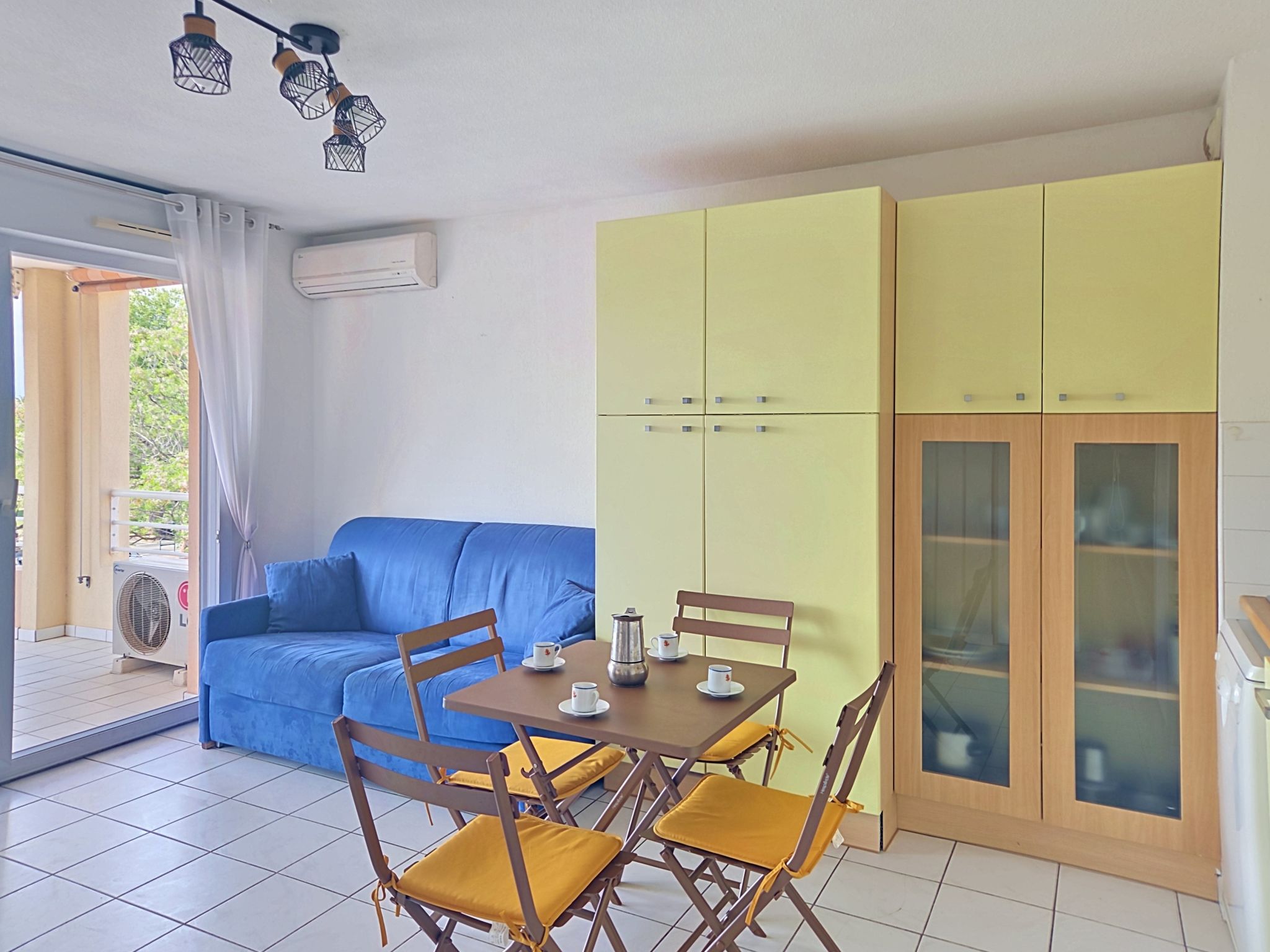 Photo of Le Consul
