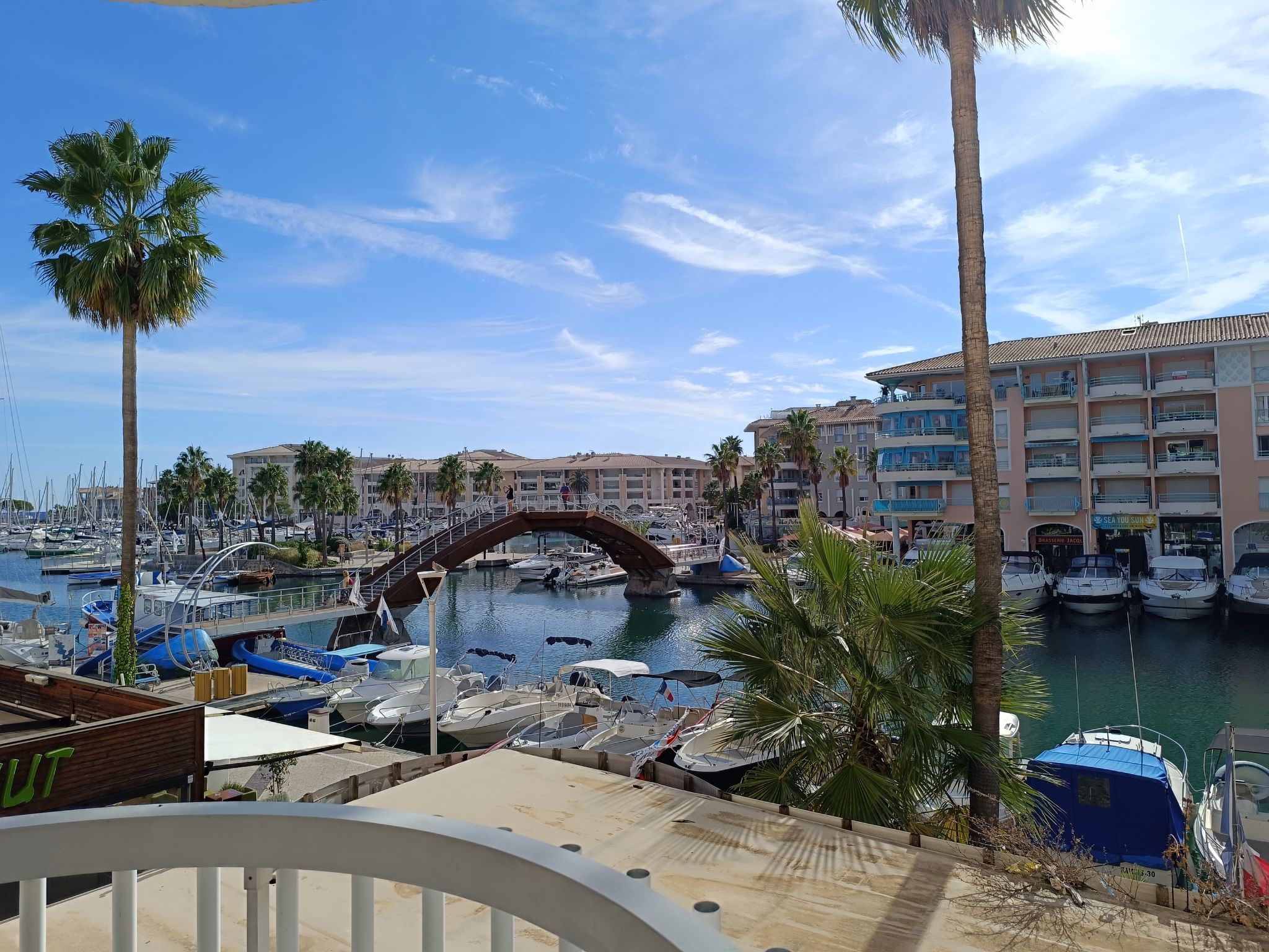 Port d'Attache-Draußen
