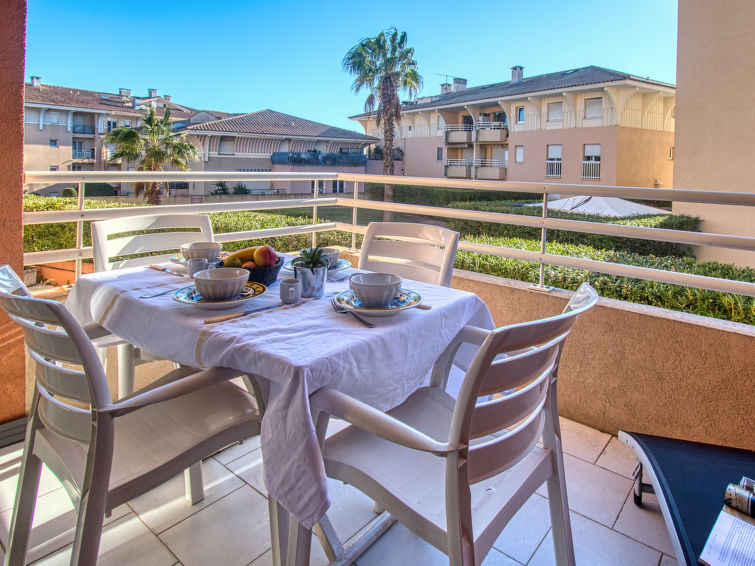 Op 400 m van zee: Sfeervol appartement Port d'Attache in Fréjus in Fréjus