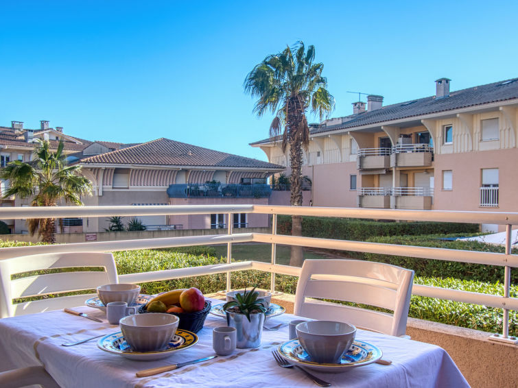 Search and Stay destination Fréjus, Provence-Alpes-Côte d'Azur - France from AU$ 174. Port d'Attache