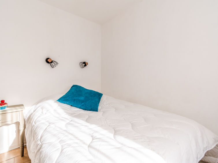 Search and Stay, undefined in undefined. Gallery position 3