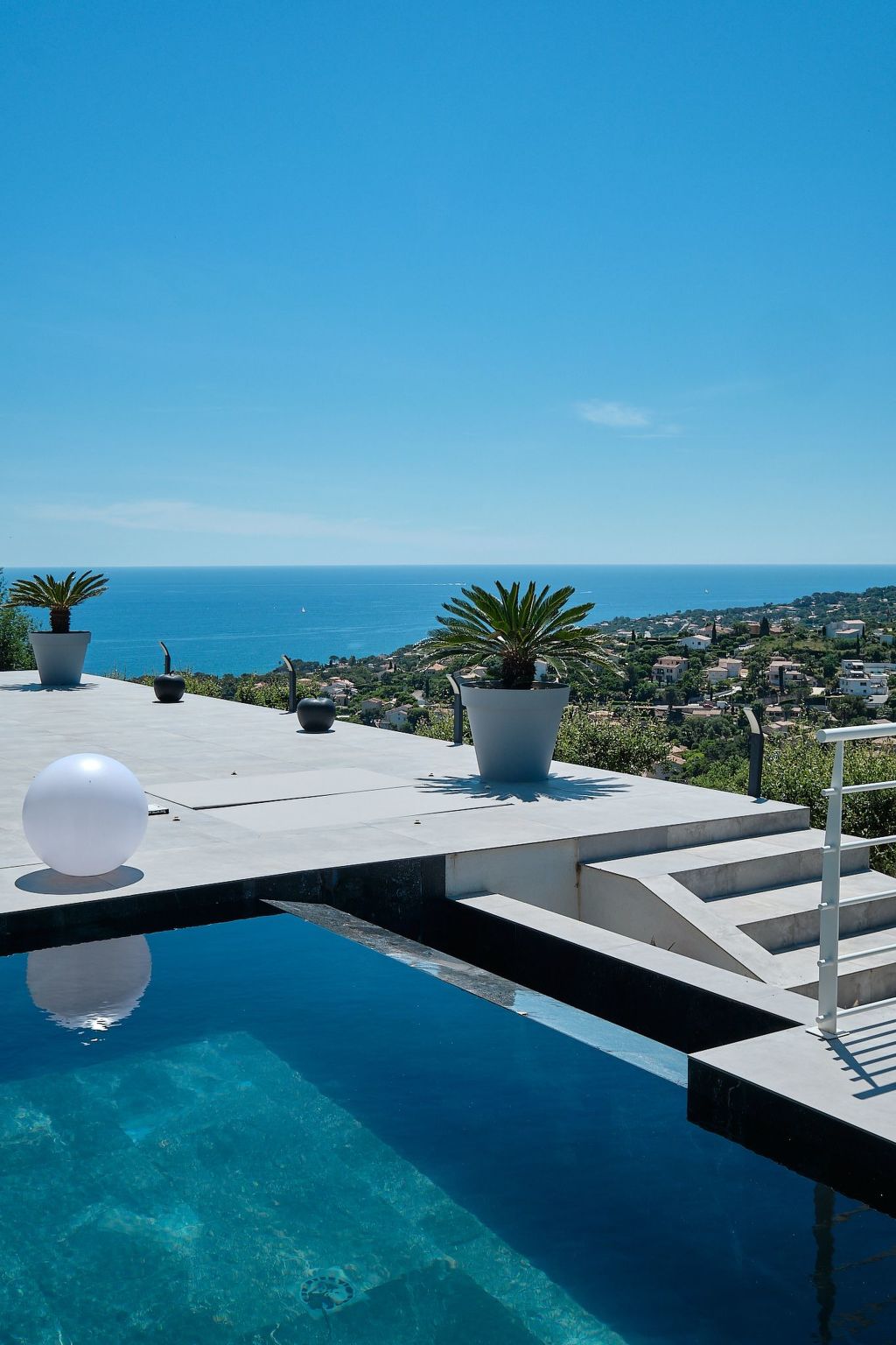 950m vom Meer, herrlicher MEERESBLICK, Pool, Jacuzzi-Dedans