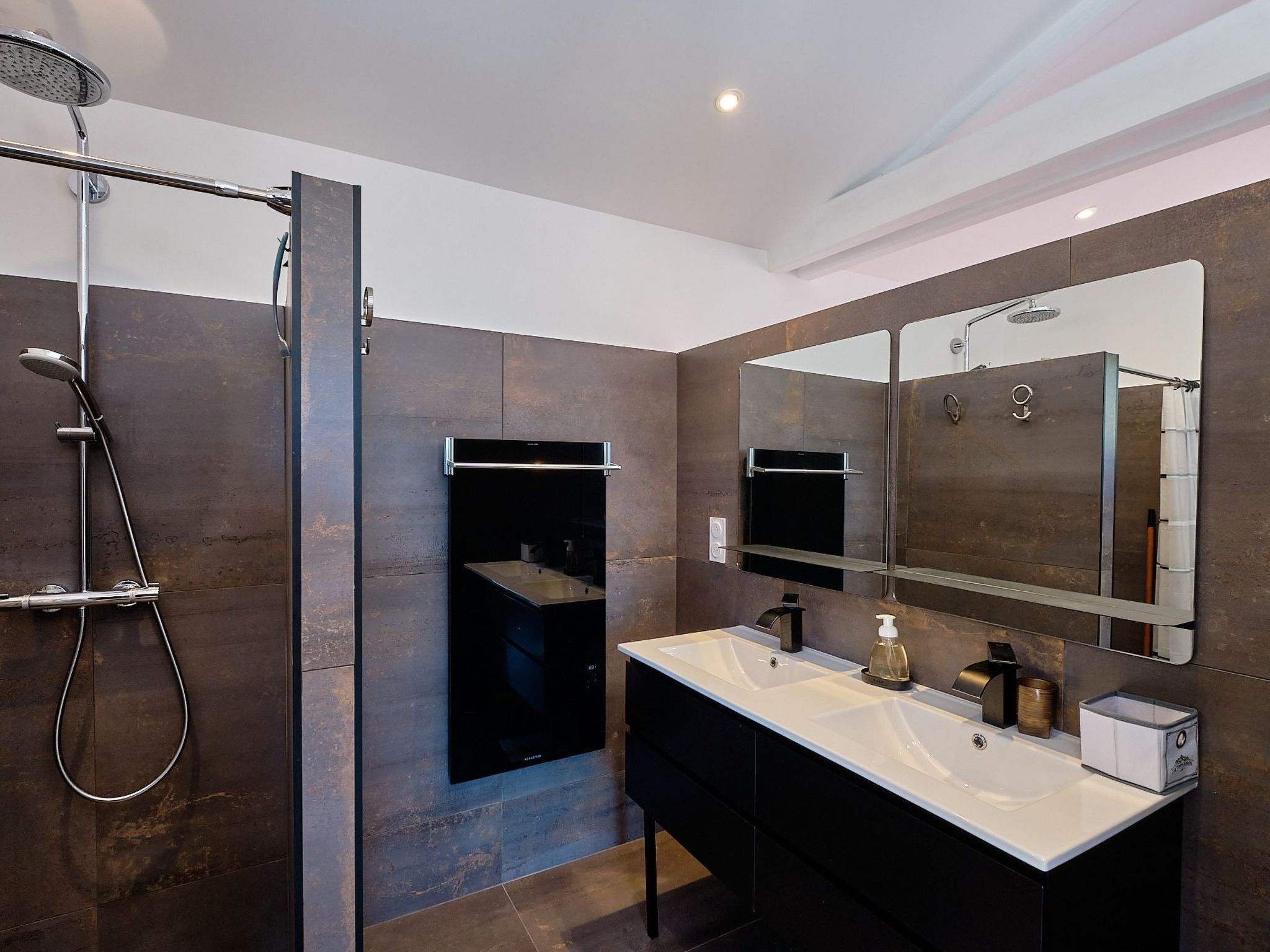 950m vom Meer, herrlicher MEERESBLICK, Pool, Jacuzzi-Dedans