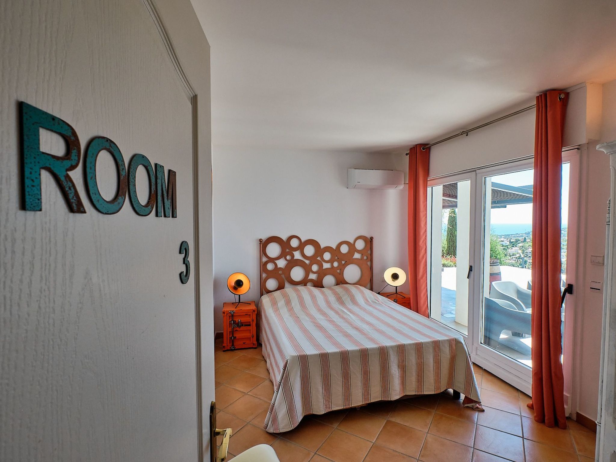 950m vom Meer, herrlicher MEERESBLICK, Pool, Jacuzzi-Dedans