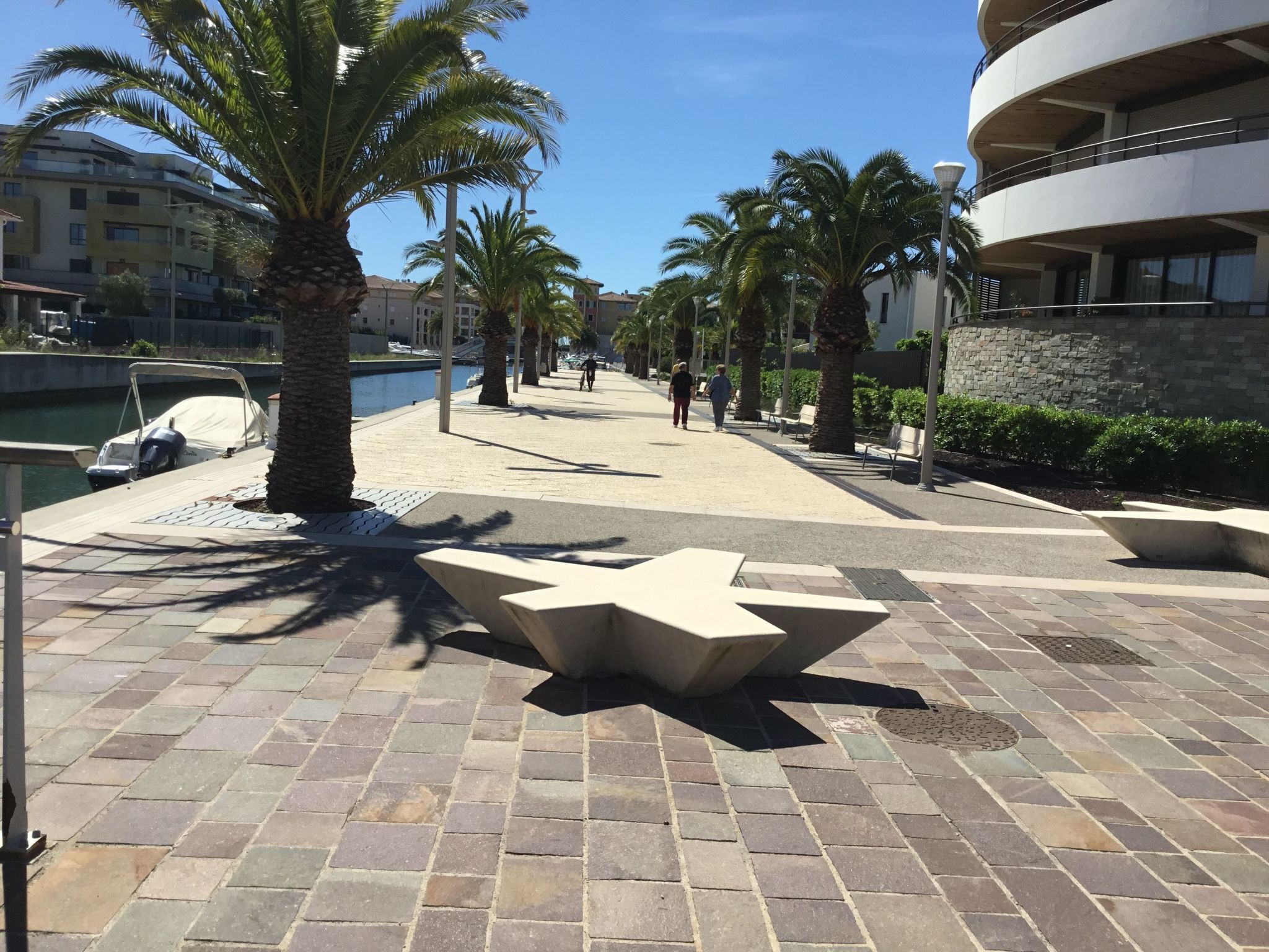 Côte d'Azur in Port Fréjus Rez de Jardin 65m2-Image-tags.info