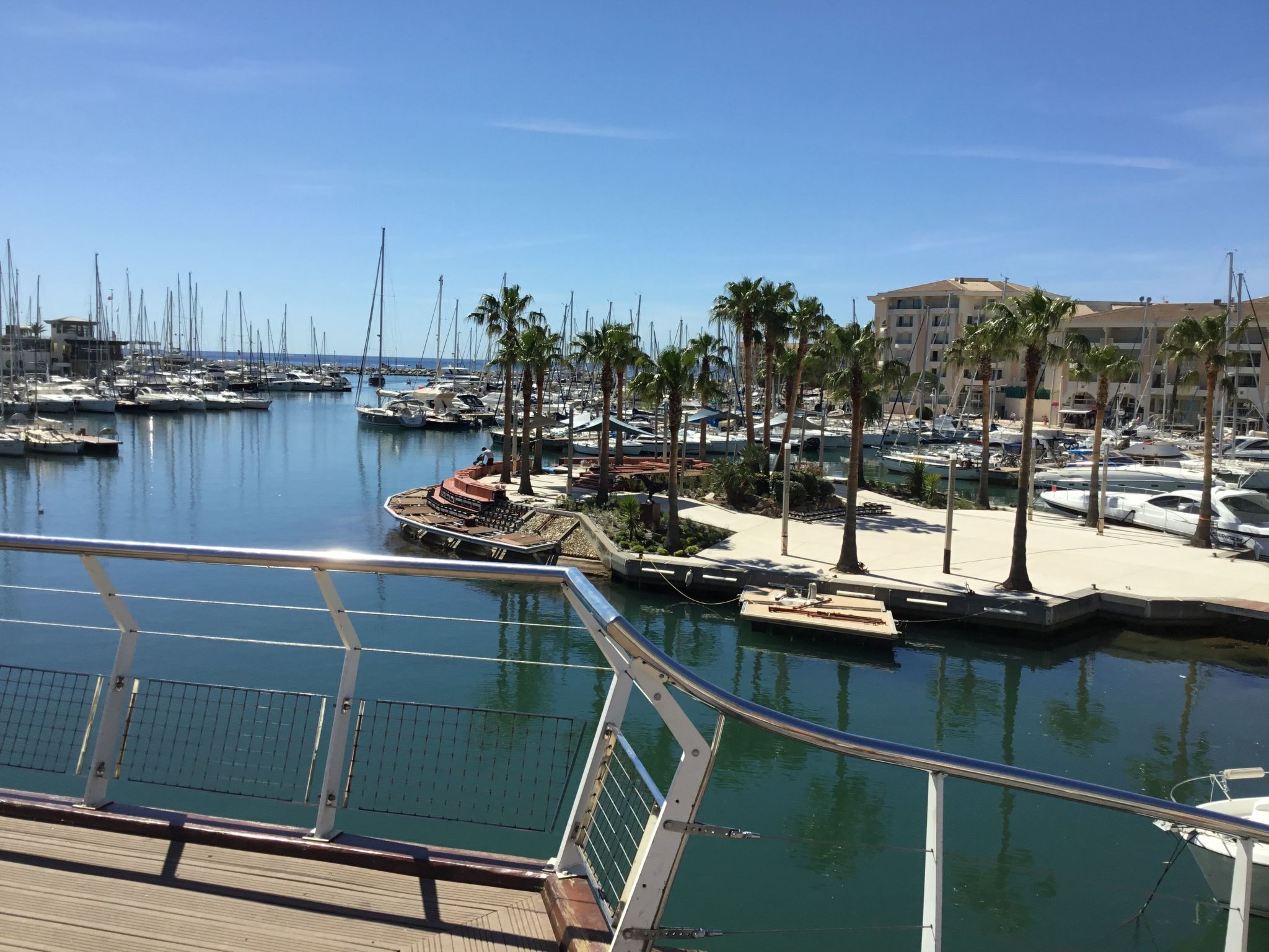 Côte d'Azur in Port Fréjus Rez de Jardin 65m2-Image-tags.info