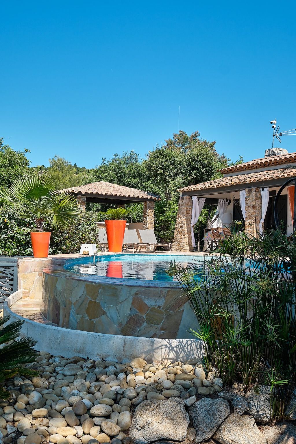 Herrliche Villa mit Meerblick, Pool, 400m vom Meer entfernt-Drinnen