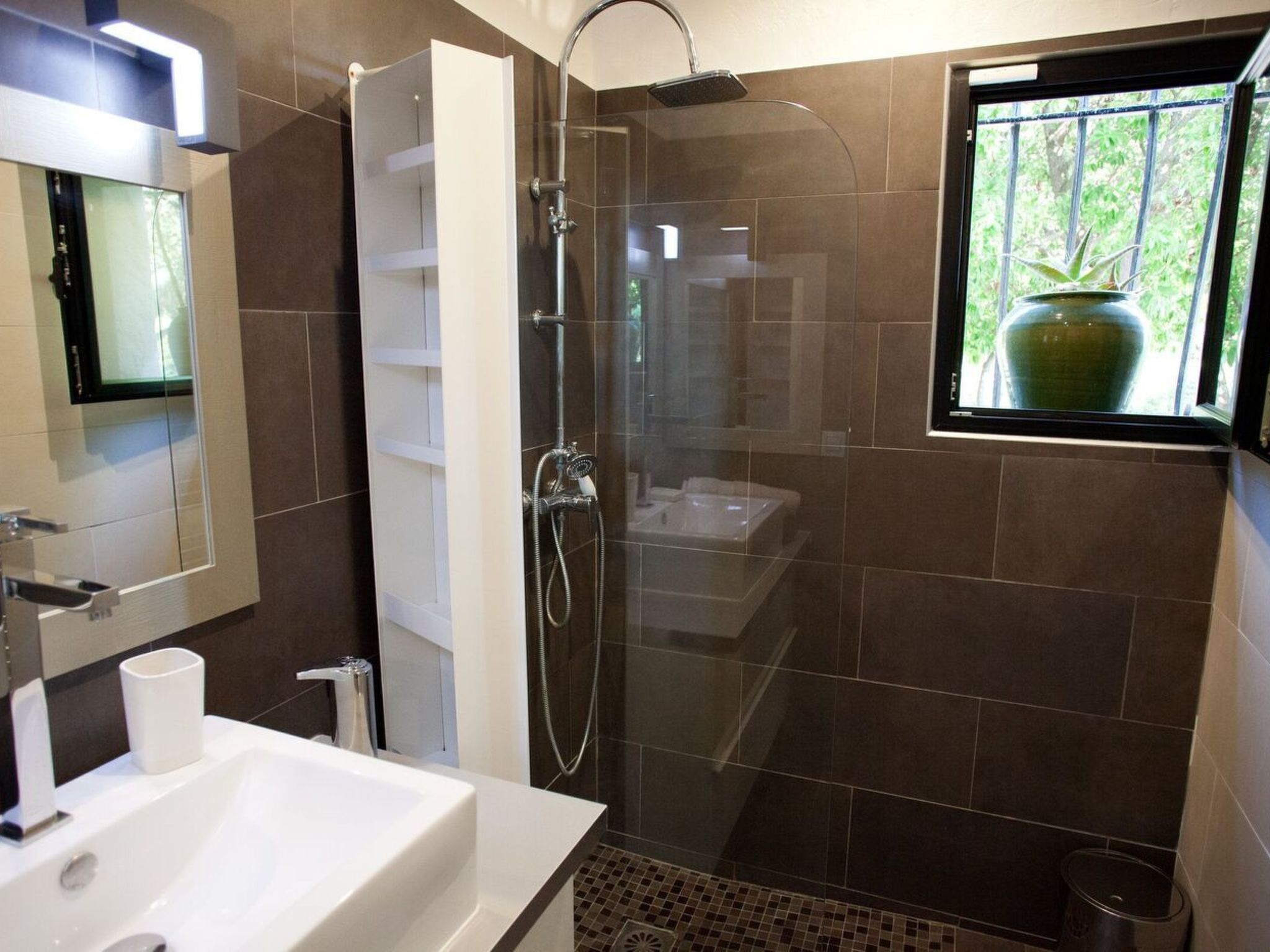 Herrliche Villa mit Meerblick, Pool, 400m vom Meer entfernt-Drinnen