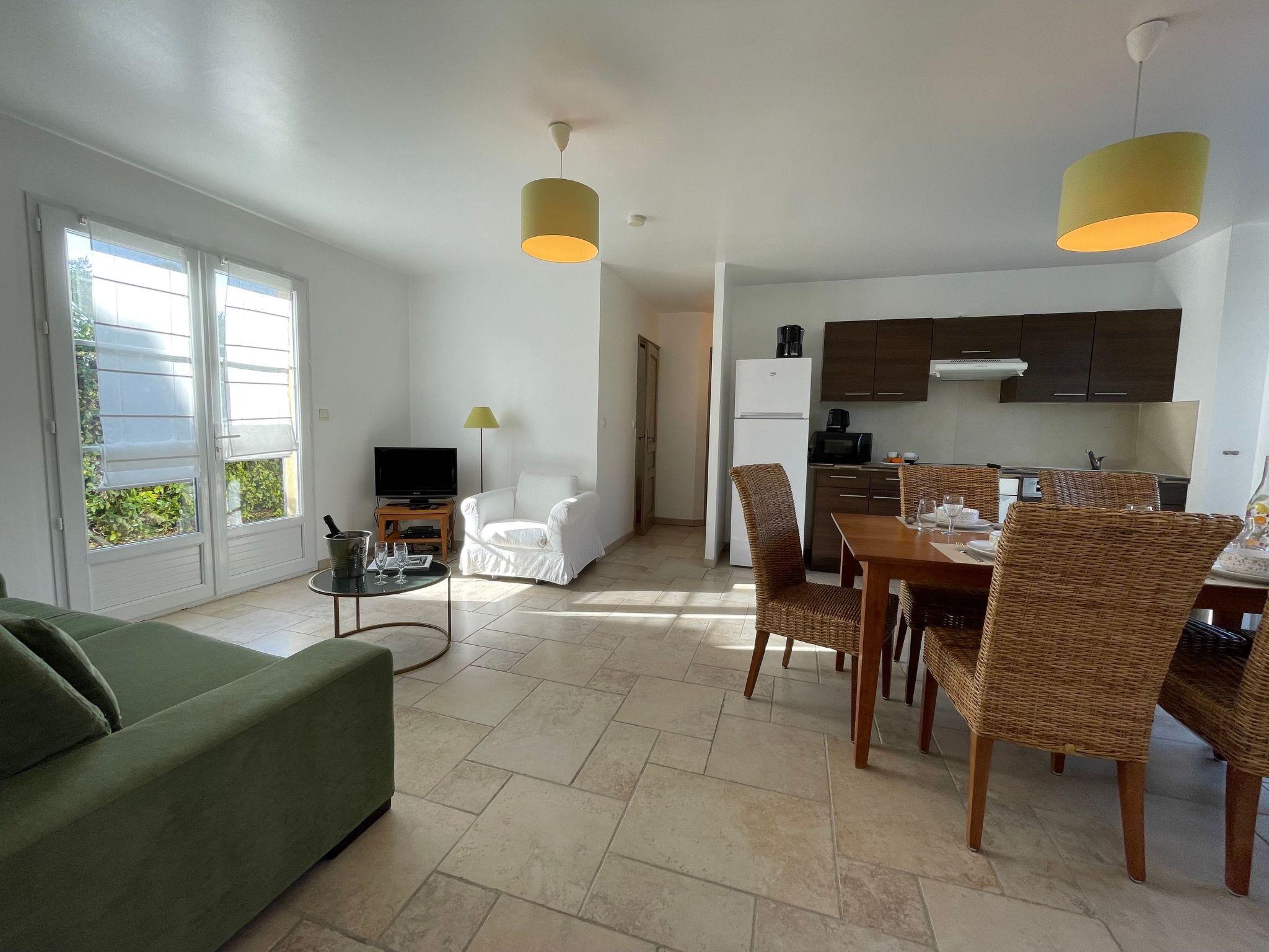 Gemütliche Ferienwohnung mit Pool-Binnen