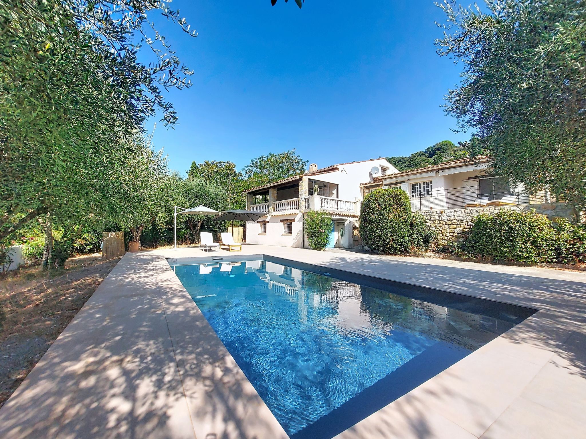 L Hacienda