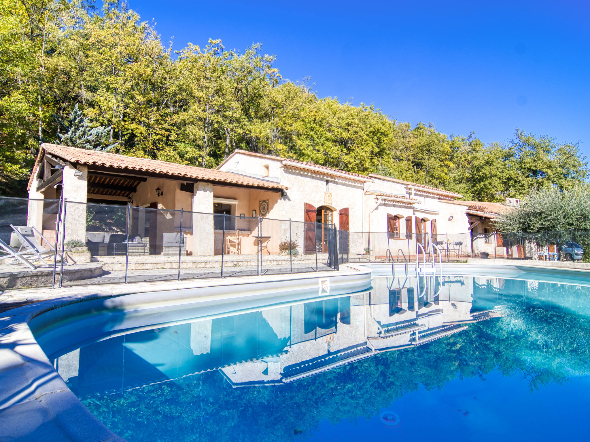 Vakantiehuis met privé zwembad in Mons (Frankrijk) voor 10 personen