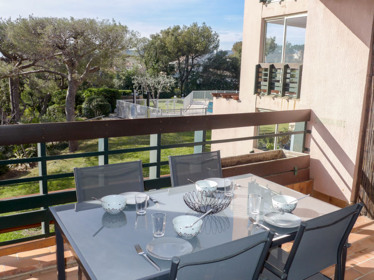 Search and Stay destination Fréjus, Provence-Alpes-Côte d'Azur - France from AU$ 131. Les Caroubiers