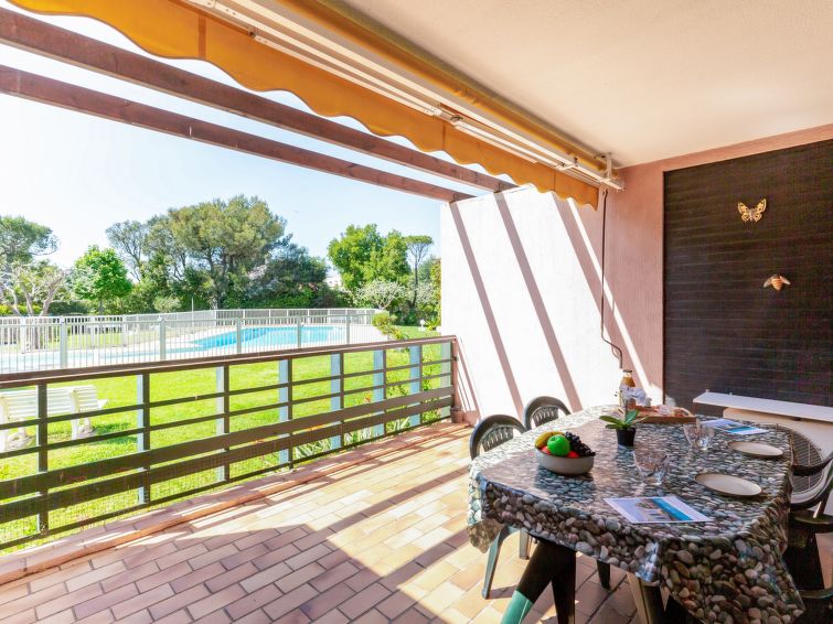 Search and Stay destination Fréjus, Provence-Alpes-Côte d'Azur - France from AU$ 138. Les Caroubiers