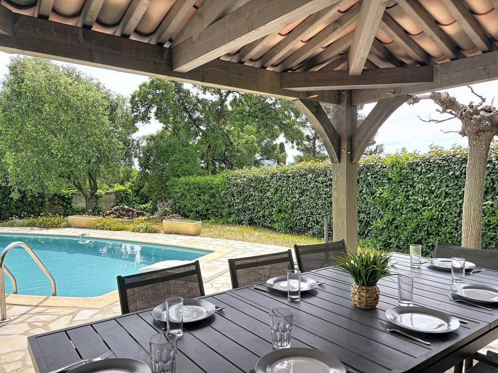 Morgane  — Terrace