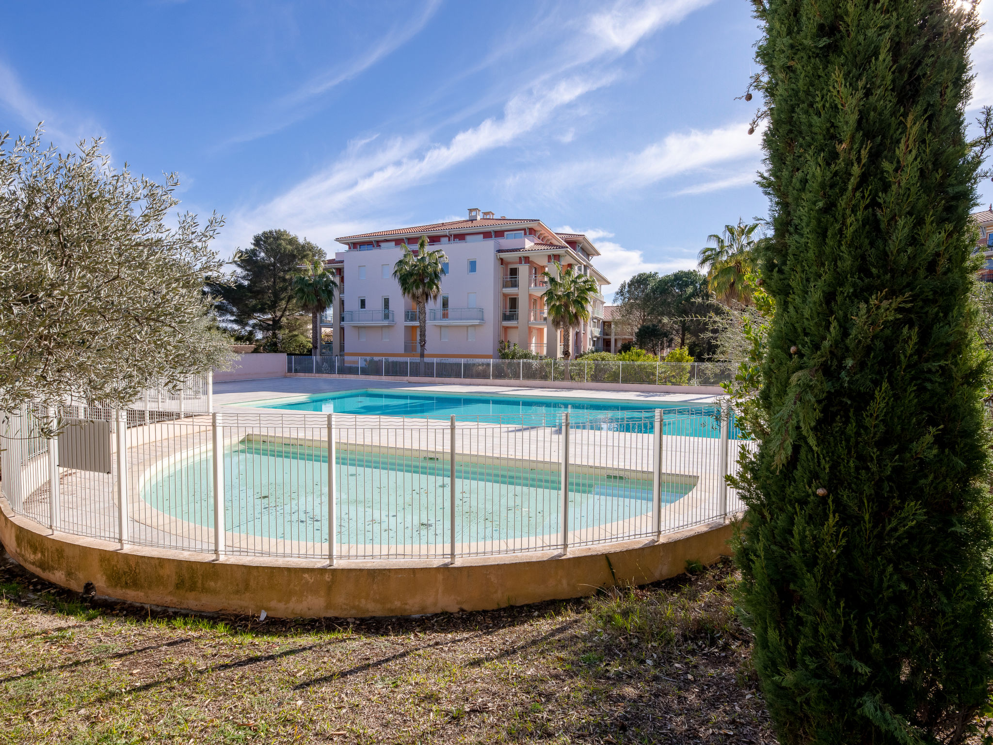 Le Grand Parc — Pool Outdoor (3 of 42)
