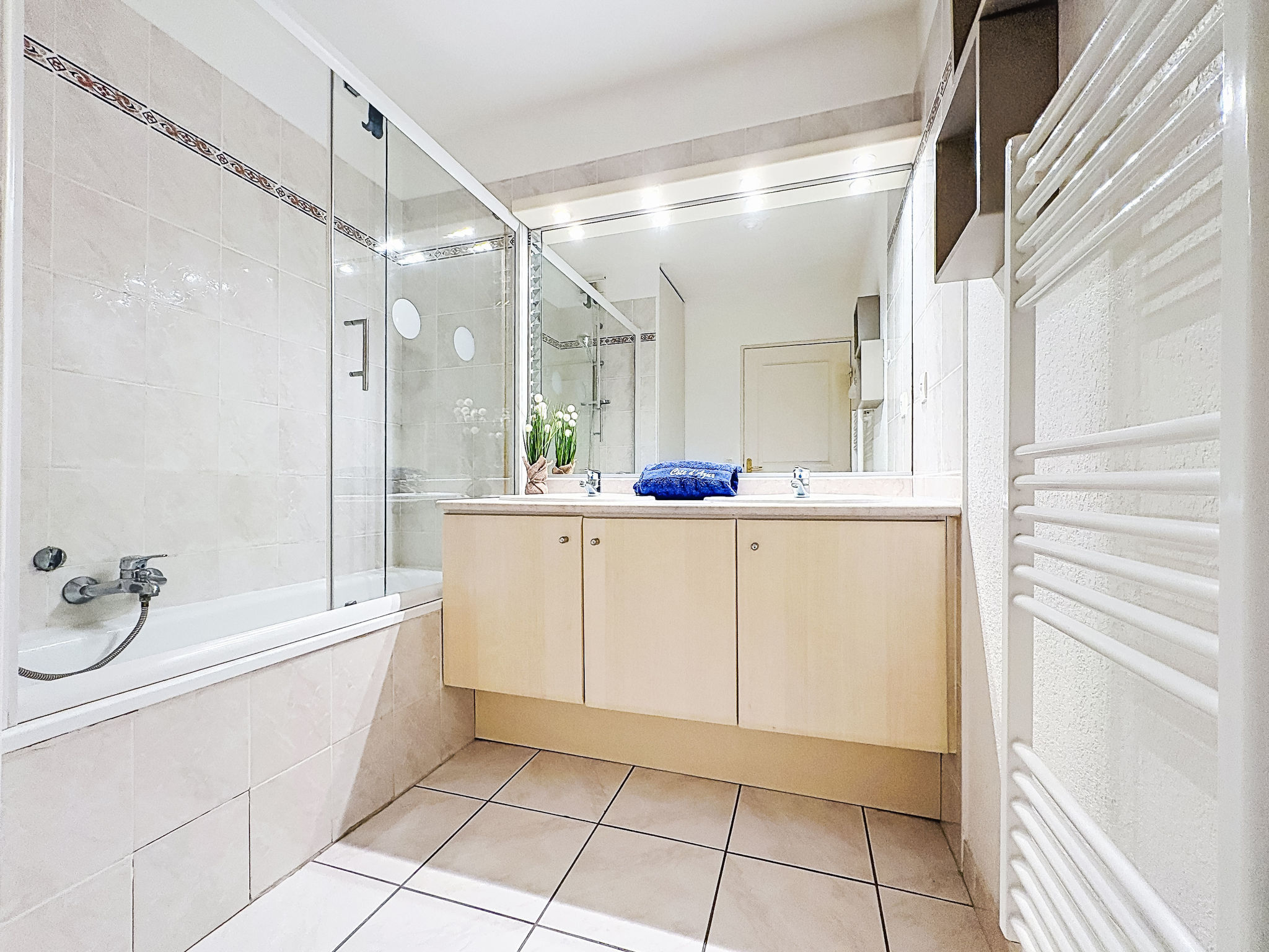Appartement Les Calanques du Parc – Salle de bains, photo 17 sur 46