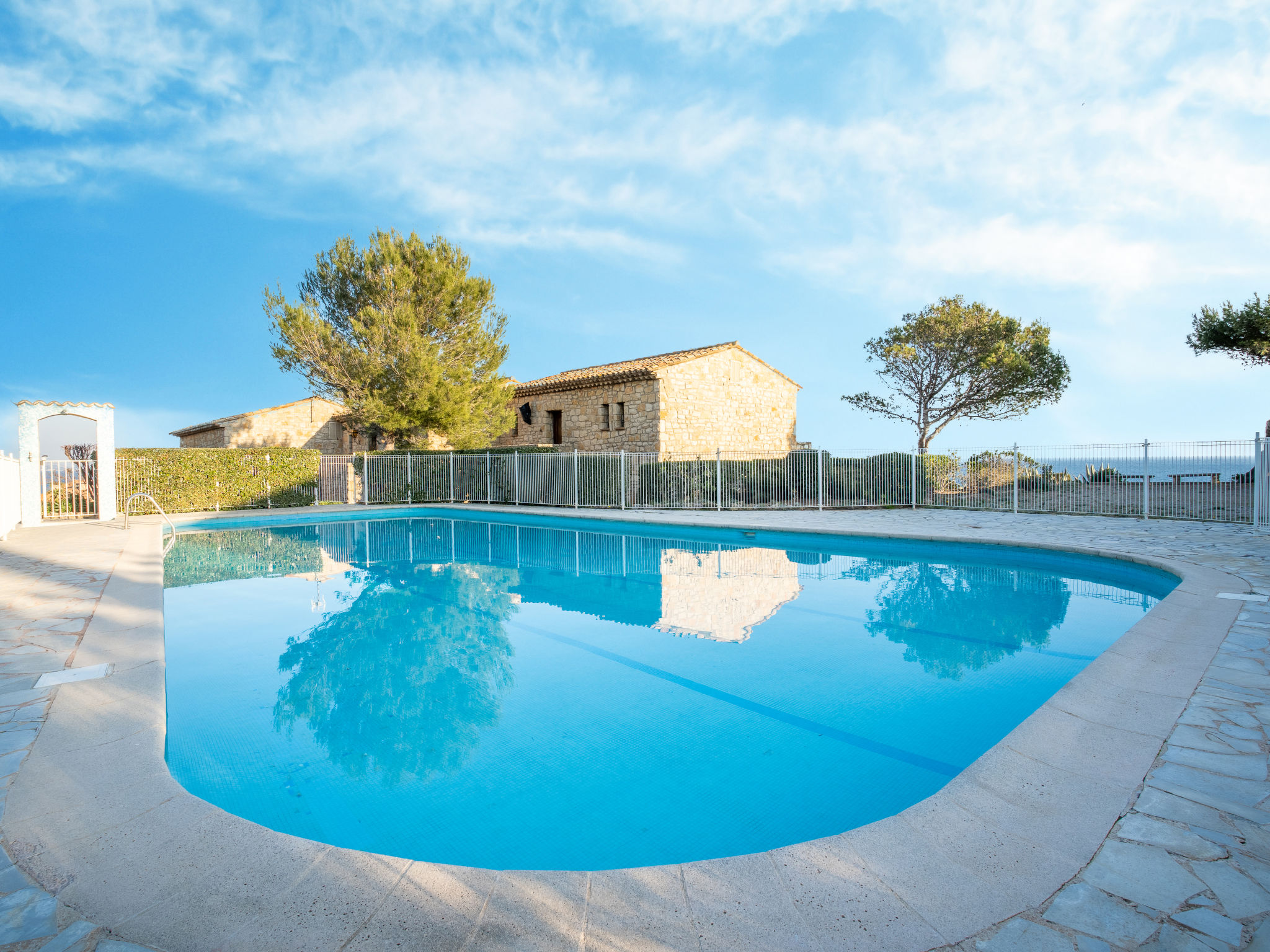 Les Maures de l'Esterel — Pool Outdoor (4 of 52)