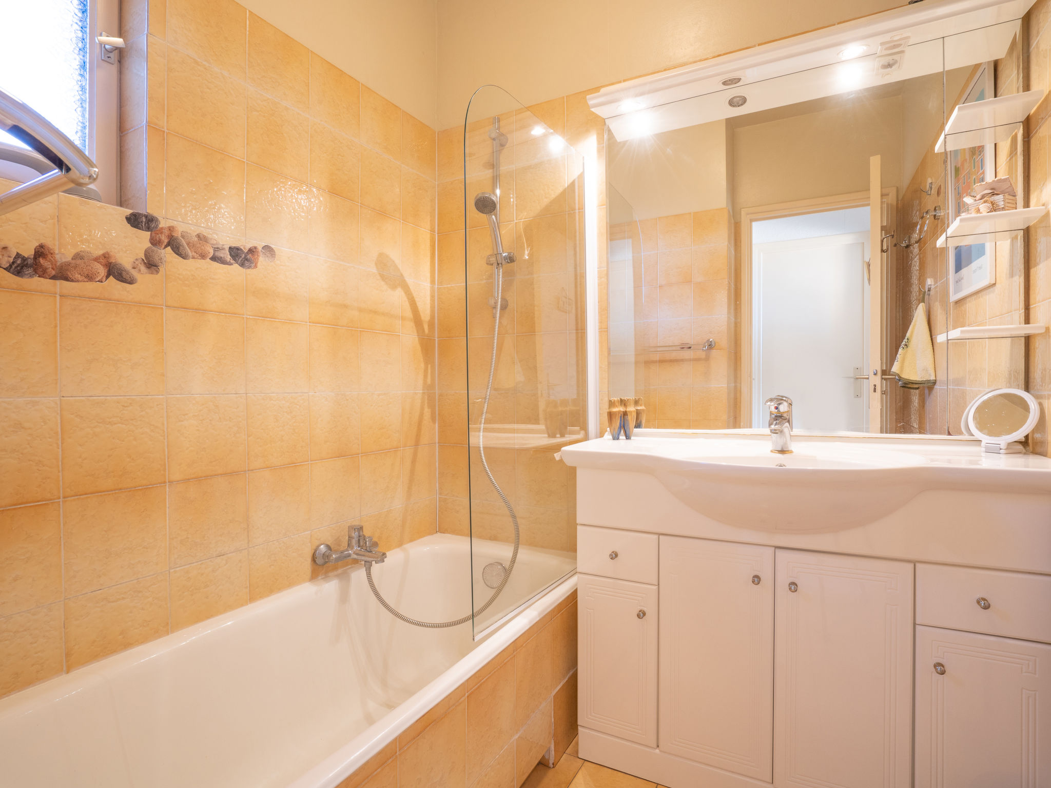 Appartement Les Maures de l'Esterel – Salle de bains, photo 15 sur 52