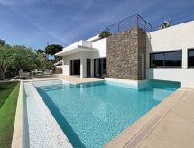 L'Oustaloun: Vrijstaande villa met privézwembad op 900m van het strand - thumbnail 1