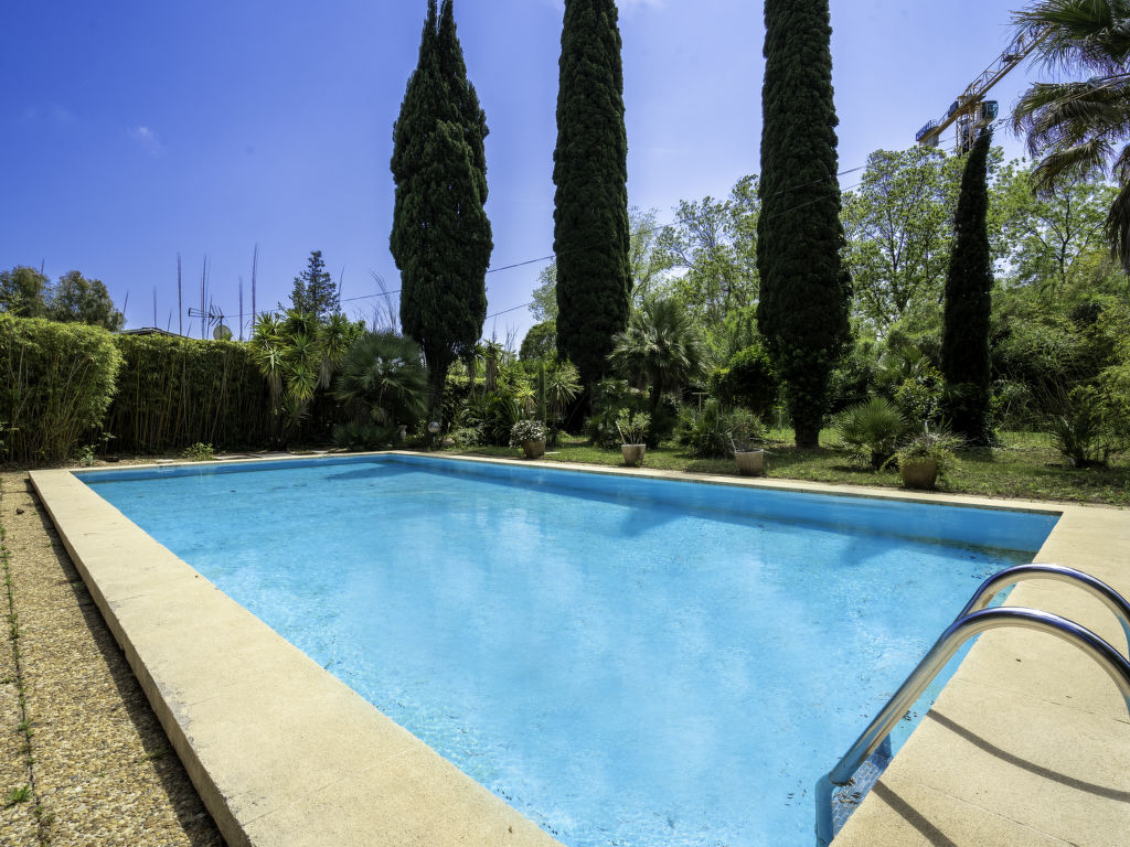 Appartement Le Bouisset in Frankrijk