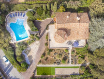 Ferienhaus L'Escarpe des Arbousiers