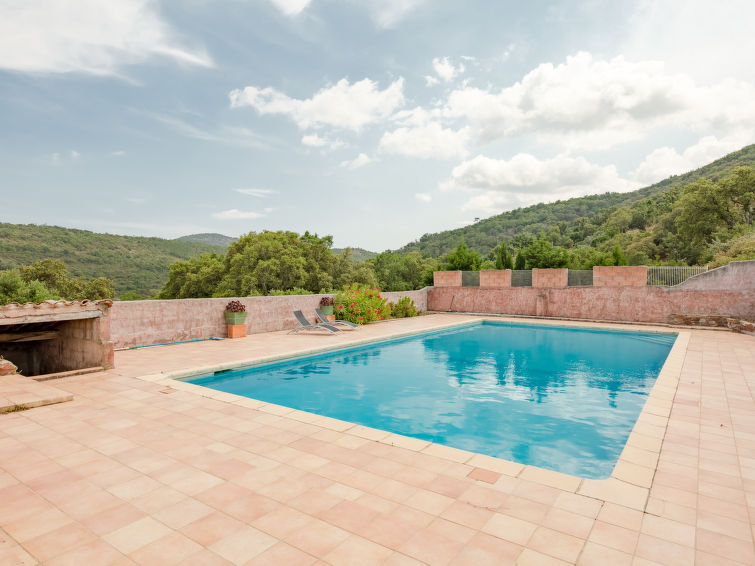 Search and Stay destination Roquebrune-sur-Argens, Provence-Alpes-Côte d'Azur - France from AU$ 302. Domaine de Rochebrune