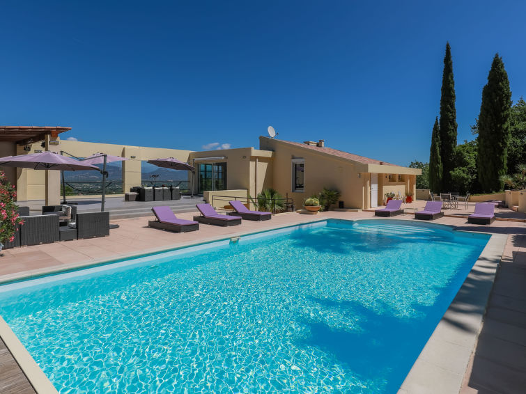 Vakantiehuis met verwarmd zwembad en whirlpool in Roquebrune sur Argens in Roquebrune sur Argens