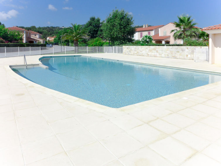 Search and Stay destination Roquebrune-sur-Argens, Provence-Alpes-Côte d'Azur - France from AU$ 472. Les Rives du Golf 3