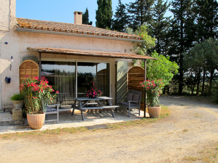 Search and Stay destination Roquebrune-sur-Argens, Provence-Alpes-Côte d'Azur - France from AU$ 168. Mas du Combaud