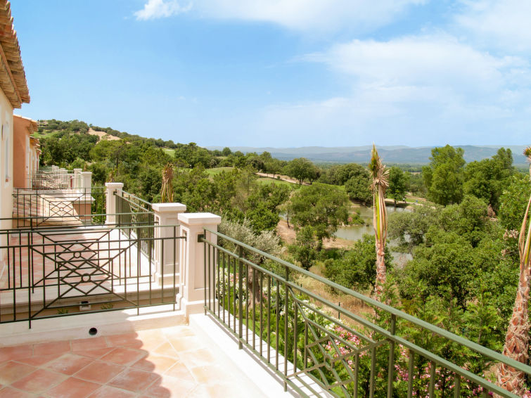 Search and Stay destination Roquebrune-sur-Argens, Provence-Alpes-Côte d'Azur - France from AU$ 152. Green Bastide M46P