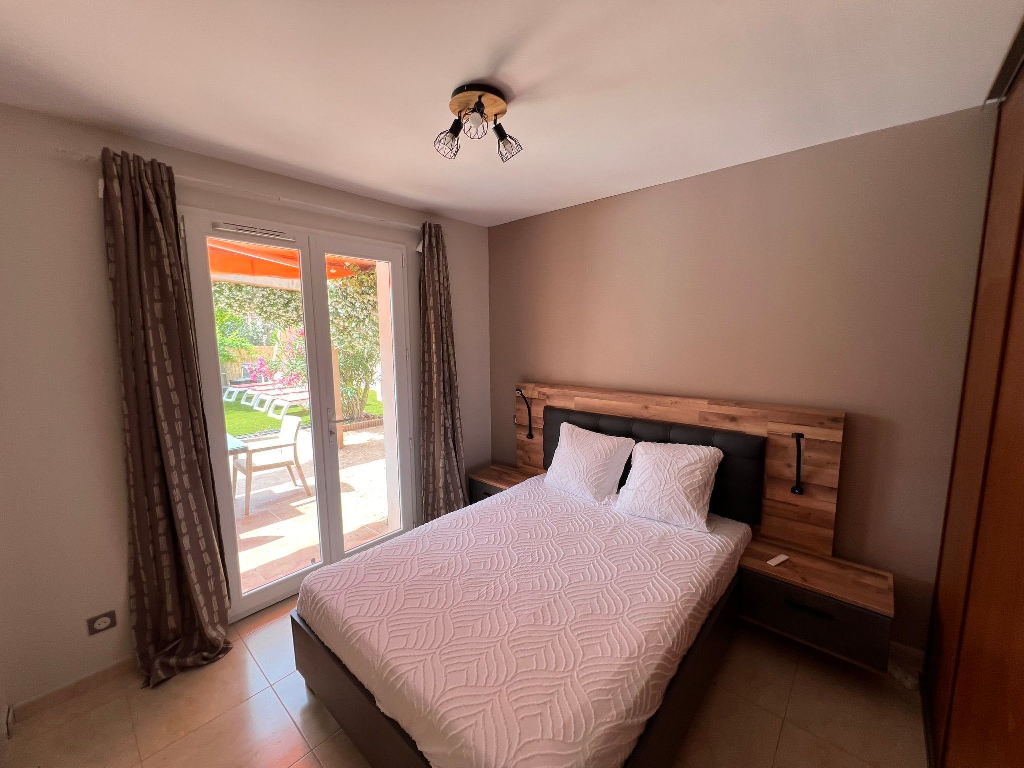 Villa 3 Schlafzimmer beheizter Pool privater Jacuzzi-Binnen