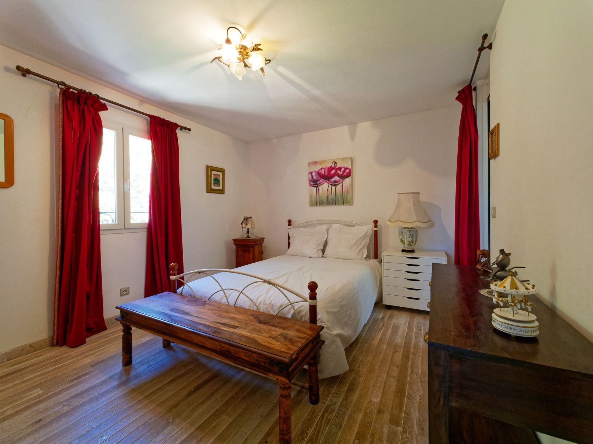 Mit eigenem Pool-Binnen