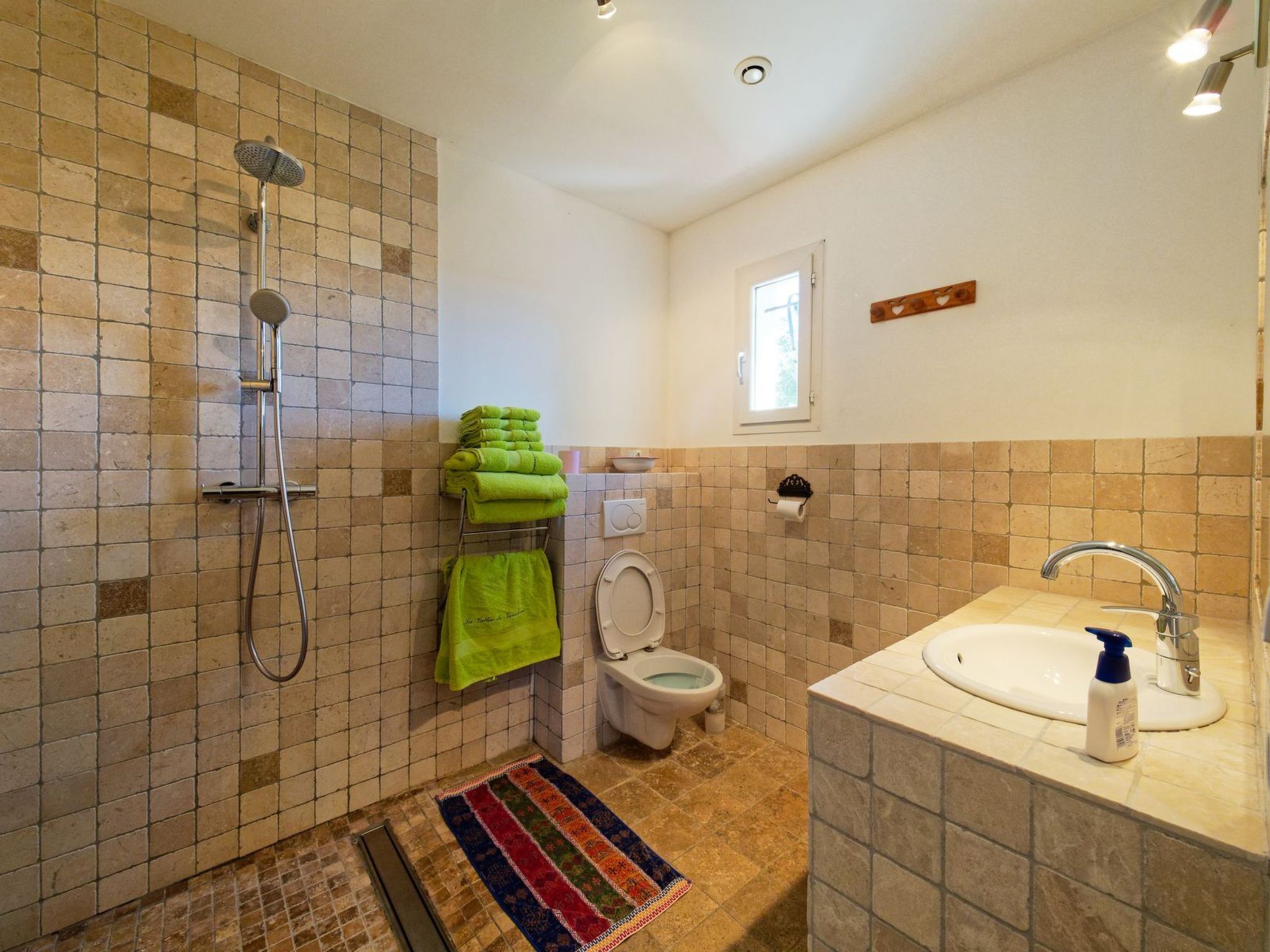 Mit eigenem Pool-Binnen