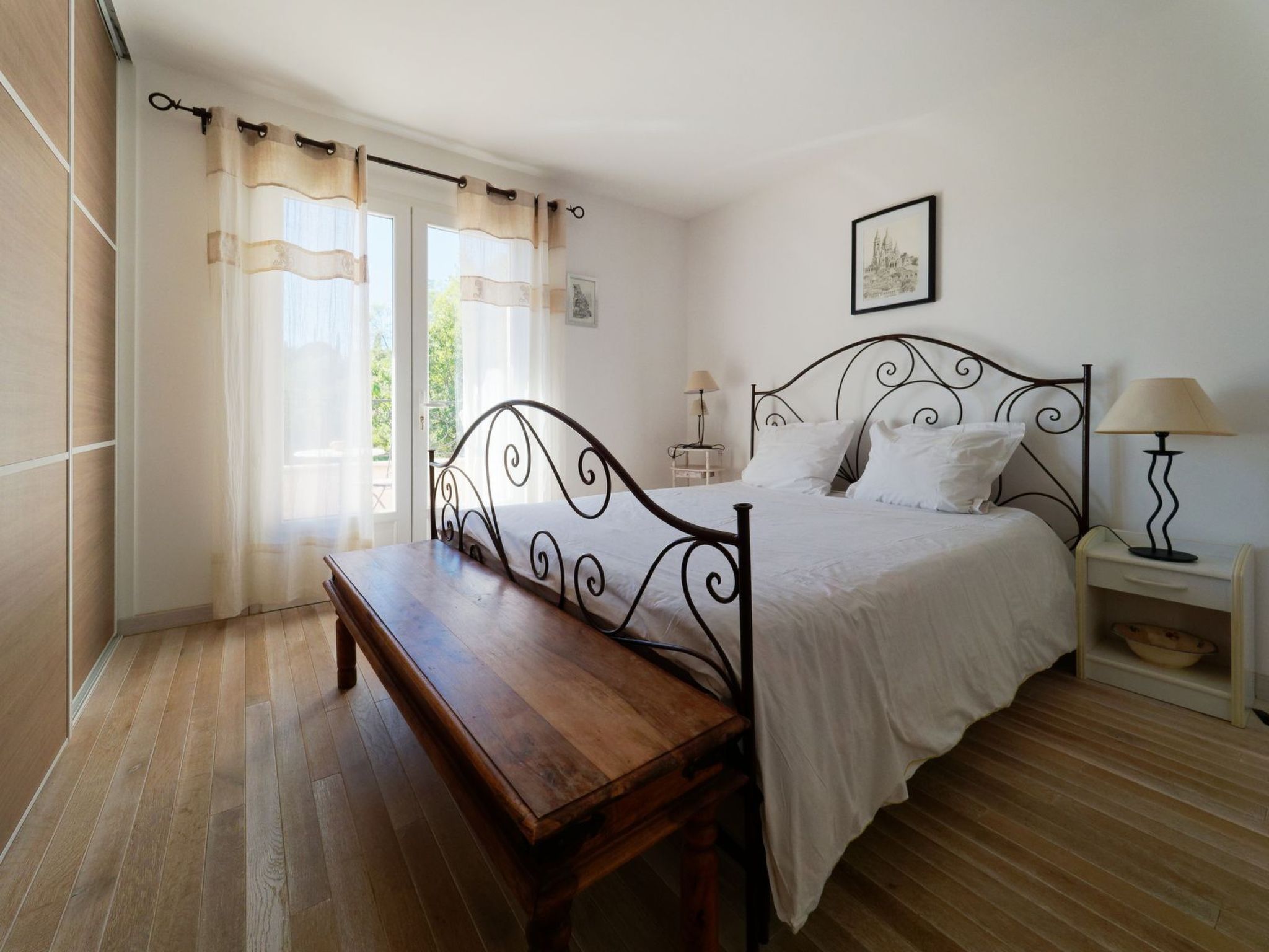 Mit eigenem Pool-Binnen