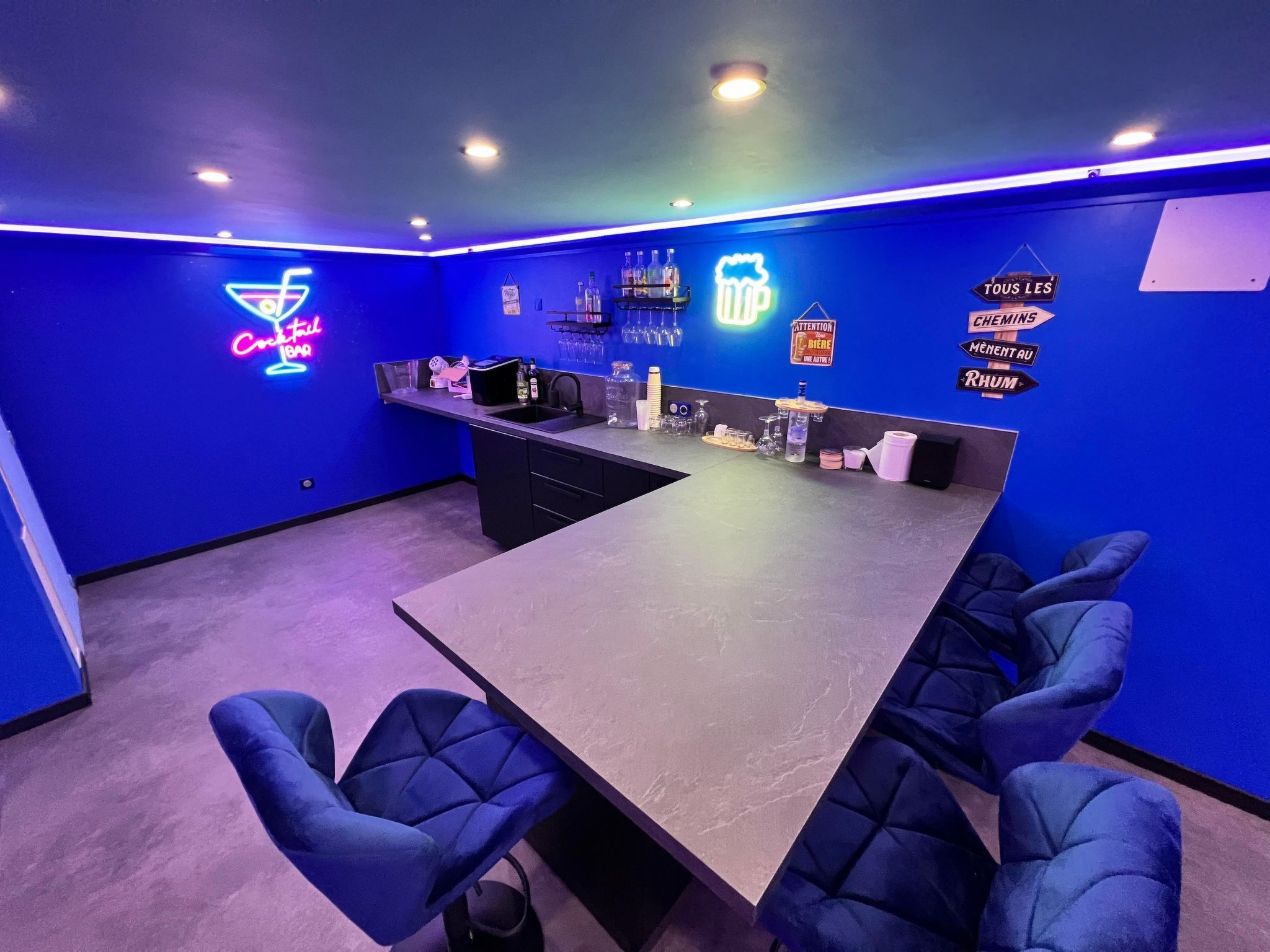 Mit eigenem Pool-Binnen