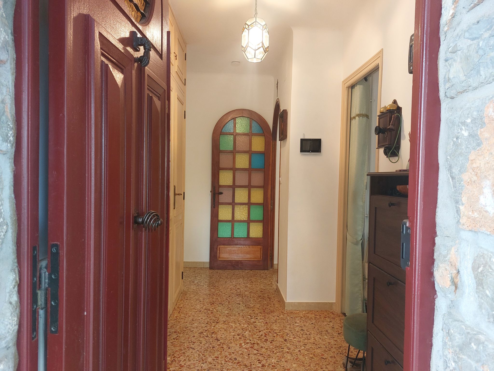 Les Pierres Fleuries-Inside