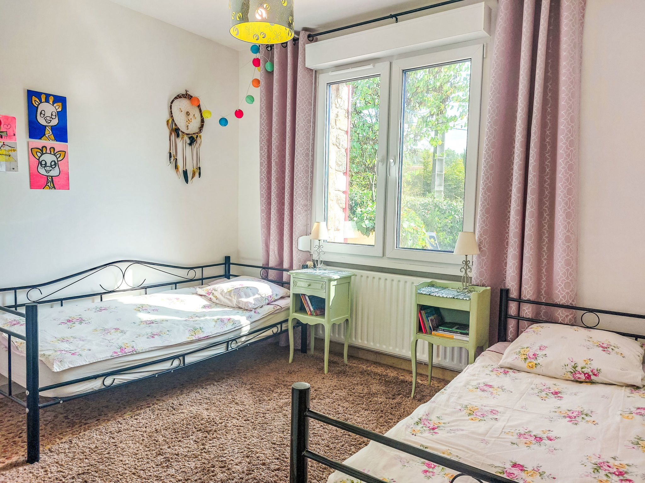 Les Pierres Fleuries-Inside